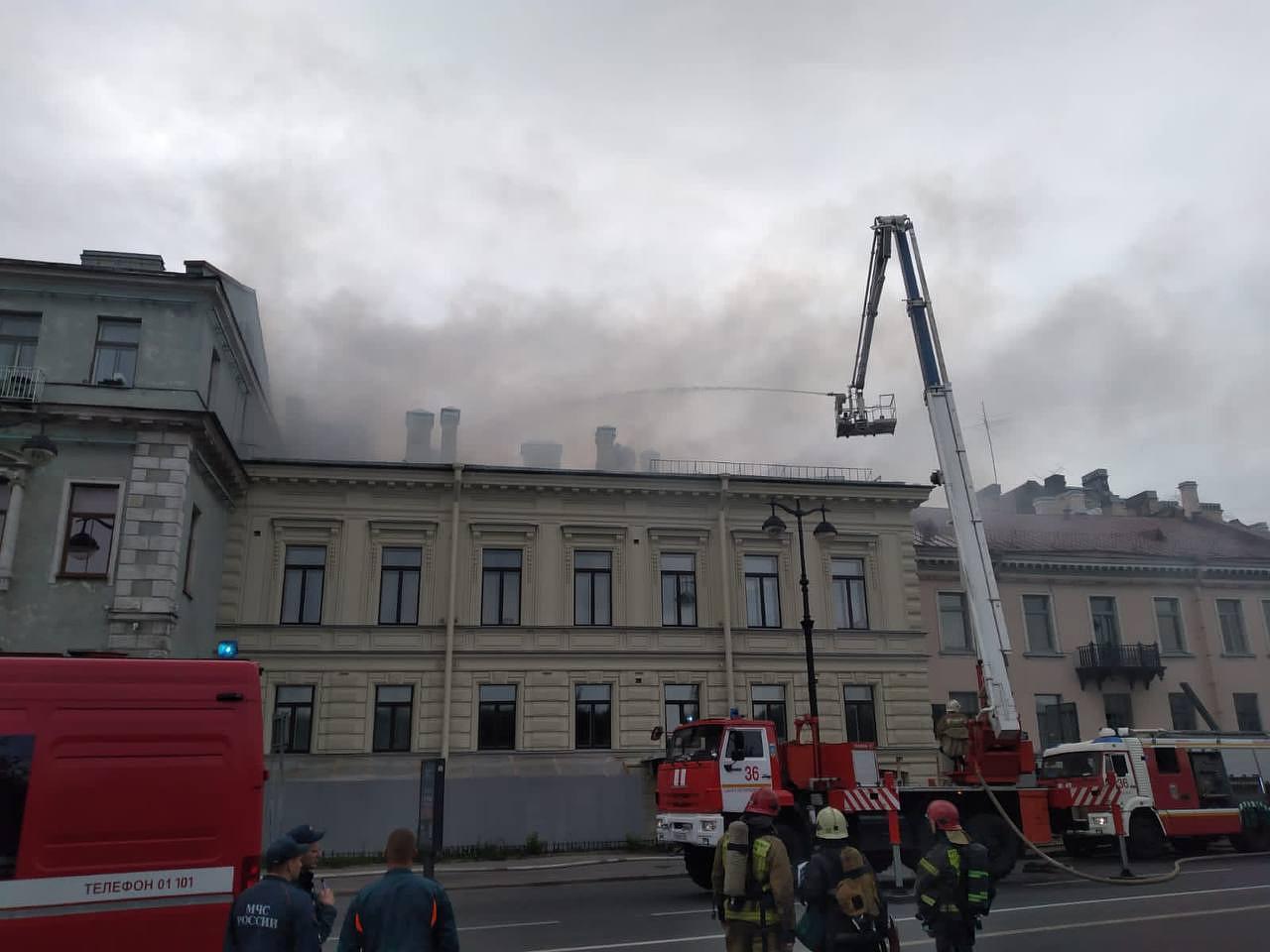 Охранник магазина во время досмотра случайно трахнул покупательницу